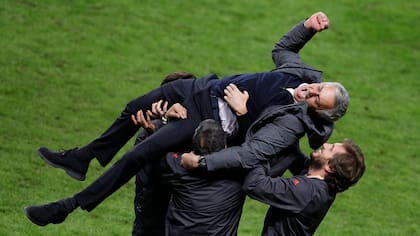 Jose Mourinho del Manchester y su alegria