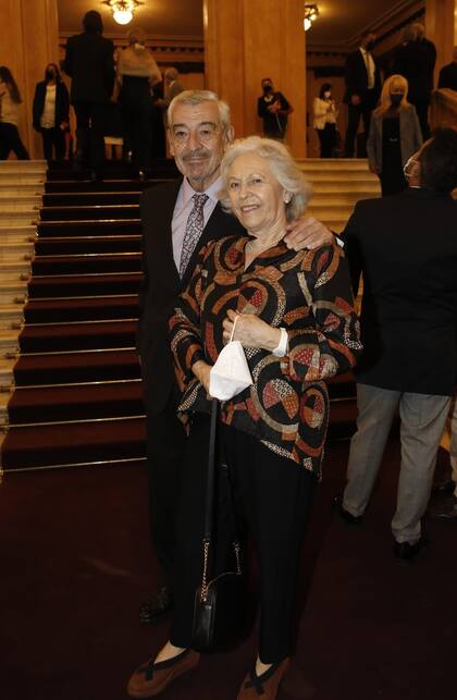 José Octavio Bordón y su esposa en el inicio de la temporada lírica del Teatro Colón