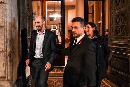 José Rolandi, vicejefe de gabinete, se retira del Congreso de la Nación