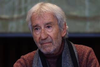 La actuación como juego, la nostalgia por las batallas perdidas y su retorno a los escenarios porteños