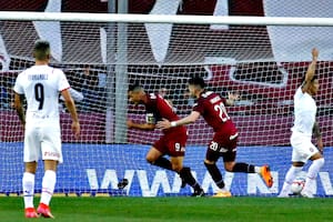 Sand le marcó su gol 15 a Independiente en un empate que refleja la triste actualidad del Rojo y Lanús