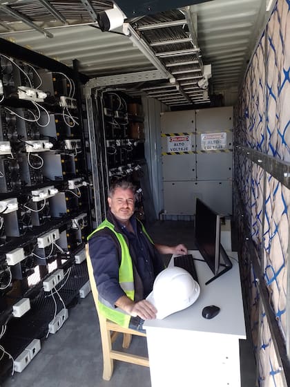 José Sarasola en la granja de bitcoin