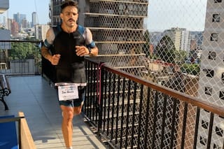 Coronavirus: corrió 42 kilómetros en su departamento para llevar conciencia