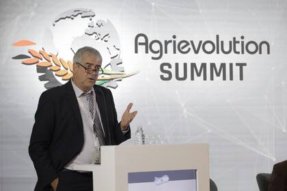 Josef Kienzle, miembro de Mecanización Agrícola Sustentable de FAO, expuso sobre la situación en Ucrania