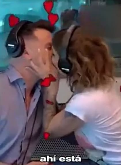 Josefina Pouso y el beso que le dio en directo a Diego Arvilly