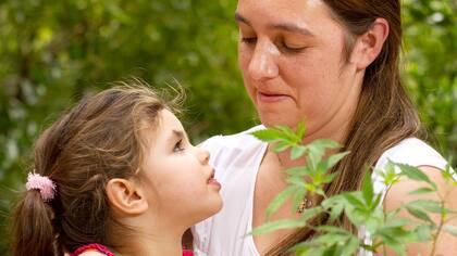 Josefina y su mamá, Laura