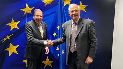 Josep Borrell y Edmundo González