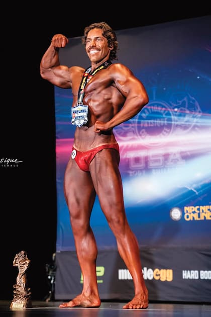 Joseph, triunfante en su primera competición oficial de
culturismo