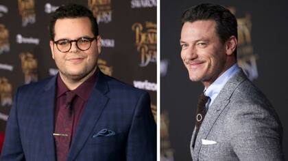 Josh Gad (izquierda) interpreta a LeFou, el compinche del villano de la película, Gastón, que es representado por Luke Evans (derecha).