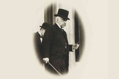 J.P. Morgan nació en 1837 en Connecticut y se formó bajo la guía de su padre en el negocio financiero