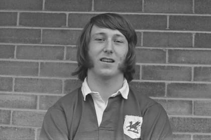 JPR Williams, con la camiseta de Gales, en una foto tomada en el año 1971