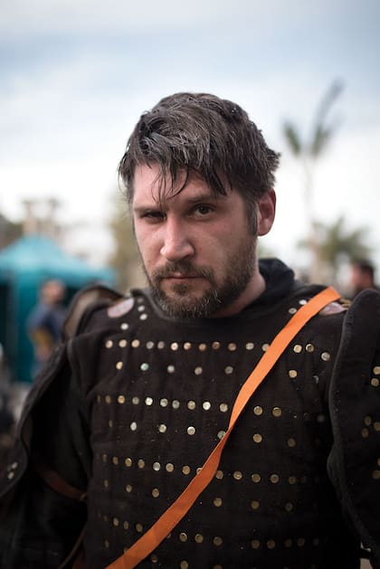 Juan (33) Equipo: Ghoakhan. ¿Qué es lo que más te gusta de este competencia? “Usar la armadura hatanga al estilo mongol”.