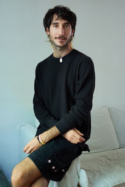 "Me vine a vivir a Madrid en febrero del 2020, un mes antes de la pandemia, y a partir de entonces estoy instalado aquí. Mi idea inicial fue esa, ir y venir, trabajar aquí y allí. Me vine a filmar una película y empecé a laburar"