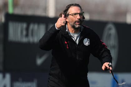 Juan Antonio Pizzi debe reacomodar rápido las piezas