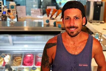 Juan Aragona es socio propietario de tres negocios muy argentinos en Santa Teresa: la heladería Gaucha, la pizzería Muzza y el restaurante de carnes El Facón.