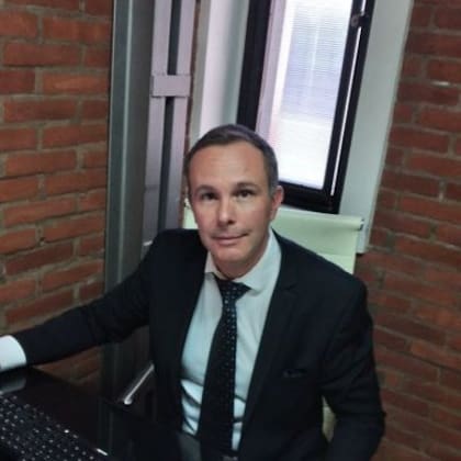 Juan Bautista Derrasaga, el escribano allanado por Casanello (crédito: Twitter).