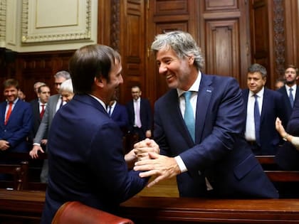 Juan Bautista Mahiques saluda a Santiago Viola al asumir en el Consejo de la Magistratura