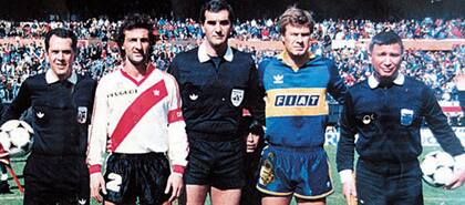 Juan Bava dirigió 11 superclásicos