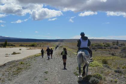 Juan Birreto acompañó a los atletas bien montado