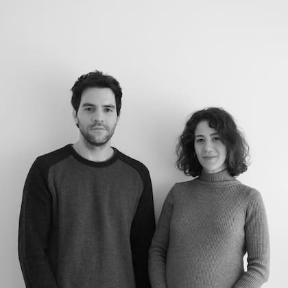 Juan Campanini y Josefina Sposito, los dos arquitectos que fueron nominados al Premio Mies Crown Hall Américas (MCHAP) 2024 en la categoría de “Prácticas Emergentes”