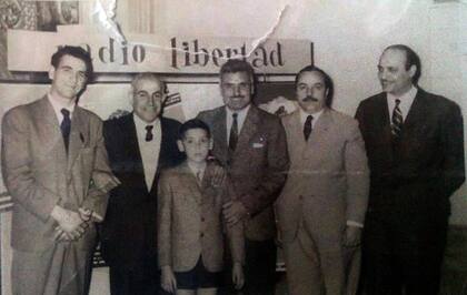 Reinaldo Gorno, Juan Carlos Zabala, Delfo Cabrera y su hijo "Fito", en el año 1960