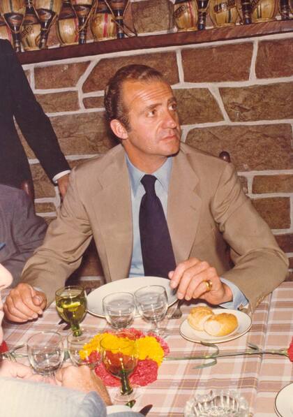 Juan Carlos de Borbón en una de las mesas del antiguo local
