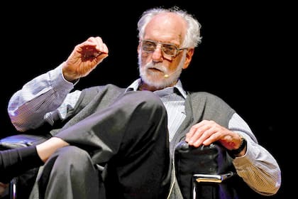 Juan Carlos de Pablo: "Cuando tenías la tasa de inflación de 10% por mes, tenías el apuro por gastar antes, pero además caía el poder adquisitivo"