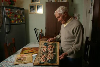 Juan Carlos, en su casa de Avellaneda, en marzo de 2008