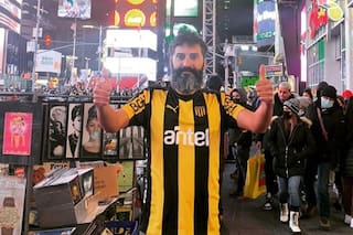 Emigró de Uruguay a Estados Unidos y tiene cuatro trabajos para mantener a su familia