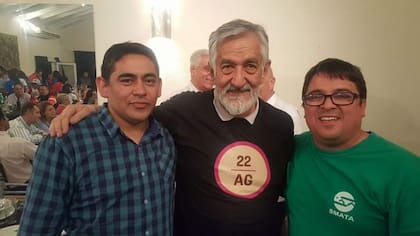 Juan Carlos Solalinde (izquierda), con el gobernador de San Luis, Alberto Rodríguez Saa