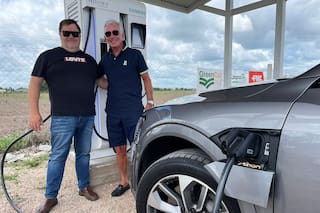 La historia del hombre que se animó a instalar su cargador y logró hacer 550 km en su SUV