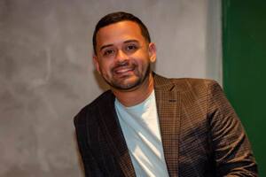 Juan Cirino emigró hacia Estados Unidos en el año 2015 y hoy colabora con su comunidad