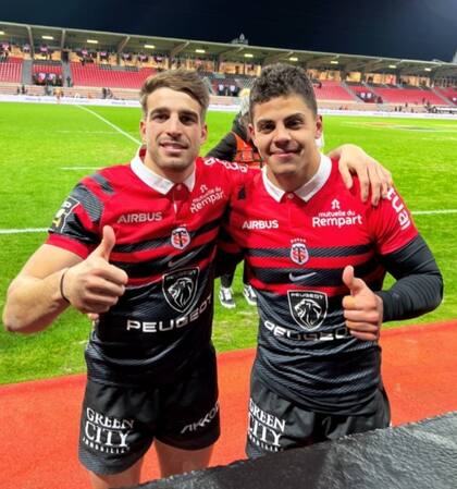 Juan Cruz Mallía y Santiago Chocobares en Toulouse: ambos estarán en el XV inicial de los Pumas frente a los Springboks