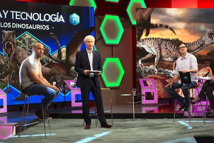 Juan Di Natale conduce dos programas radiales, en Mega y Radio Cantilo y ahora completa su agenda con el ciclo de la Televisión Pública Argentina 