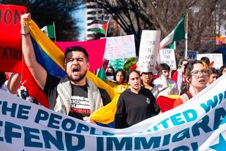 Es colombiano, emigró con su familia a EE.UU. y lanzó su candidatura en Carolina del Norte