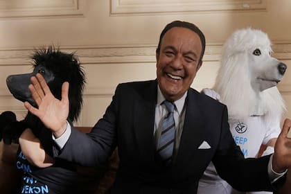 Juan Domingo Perdón (Manuel Vicente) y sus caniches