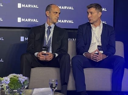 Juan Donicelli, gerente general de Legales de Glencore Copper, y Juan Ignacio de Urraza, director de Negocios de TGS