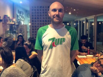 Juan en su escuela, en tiempos felices.