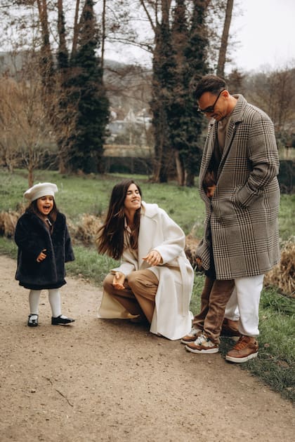 “Juan está totalmente
enamorado de Nikita.
Juegan y se ríen
muchísimo juntos.
Creo que los chicos se
divierten más con él
que conmigo” .