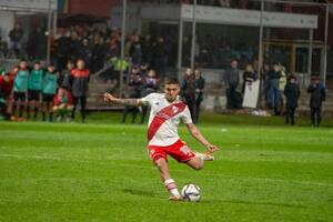 El video del golazo olímpico de Juan Fernando Quintero en la derrota de River ante Patronato