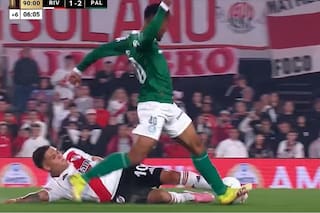 La increíble salvada de Juan Fernando Quintero en el minuto 93 de que le dio vida al equipo de Gallardo