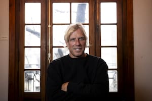 El hombre que vive con la F1 por el mundo: viajar 300 días al año, fiestas en Mónaco y el final de la gorra de Senna