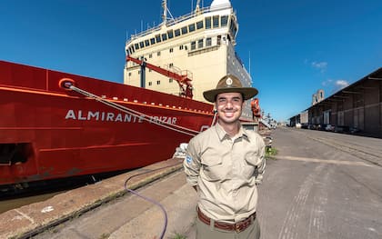 Juan Garro antes de partir hacia la Antártida - Crédito: Administración de Parques Nacionales