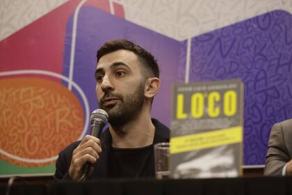 Juan González presentó su libro "El loco", biografía no autorizada de Javier Milei