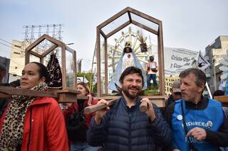 Pedir a Dios, pedir al césar