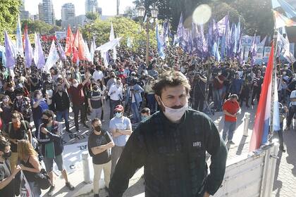 Juan Grabois, en la protesta que encabezó frente al predio de la Sociedad Rural de Palermo