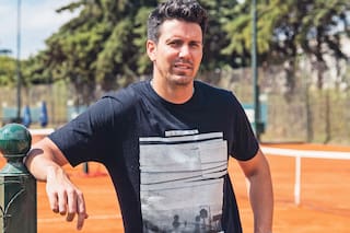 Juan Ignacio Chela fue operado por un aneurisma cerebral y se recupera en su casa