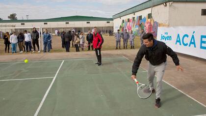 Juan Ignacio Chela y Mariano Zabaleta compartieron una mañana de tenis con los internos de la Complejo Federal Penitenciario Numero 2