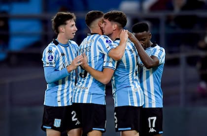 Juan Ignacio Nardoni festeja su gol ante Coquimbo, por la Sudamericana 2024; fue el 2-0 de Racing