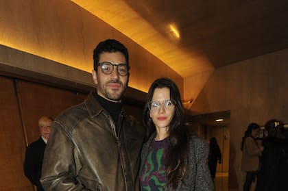 Juan Ingaramo, protagonista junto a Flor Peña de Pretty Woman, otra de las grandes apuestas musicales de la Avenida Corrientes, pasó por el Gran Rex junto a su mujer, la actriz Violeta Urtizberea